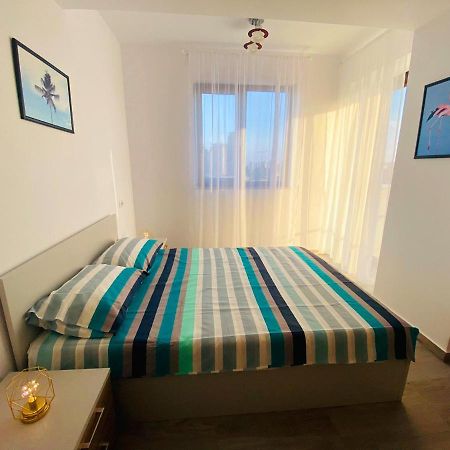 Soho Apartment - City View With Rooftop Garden Bucharest Exterior photo